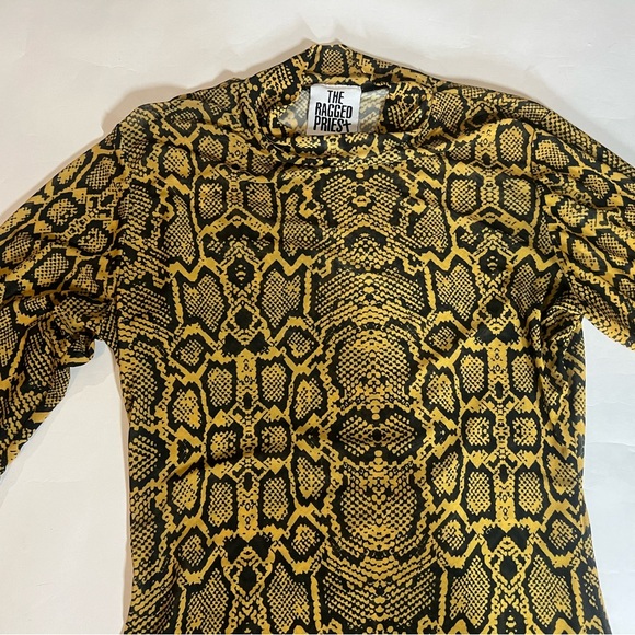 The Raged Priest Dress - Picture 2 of 2